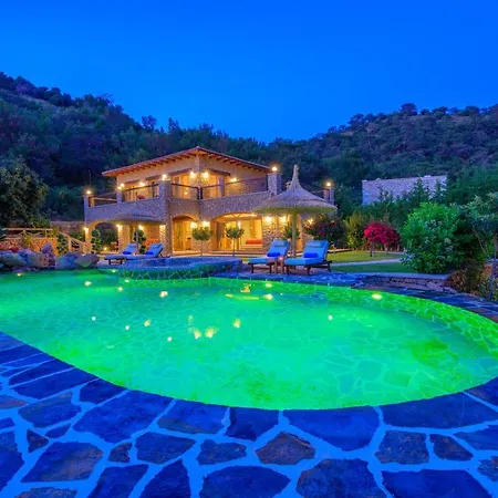 Private Island-style Ultra Luxury Estate Villa *