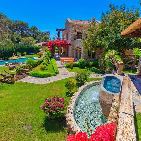 Private Island-style Ultra Luxury Estate *