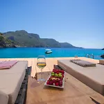 Willa Private Island-style Ultra Luxury Estate