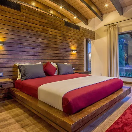 Villa Private Island-style Ultra Luxury Estate