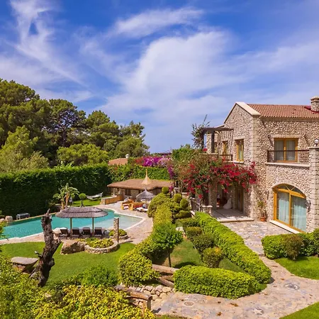Private Island-style Ultra Luxury Estate فيلة فتحية