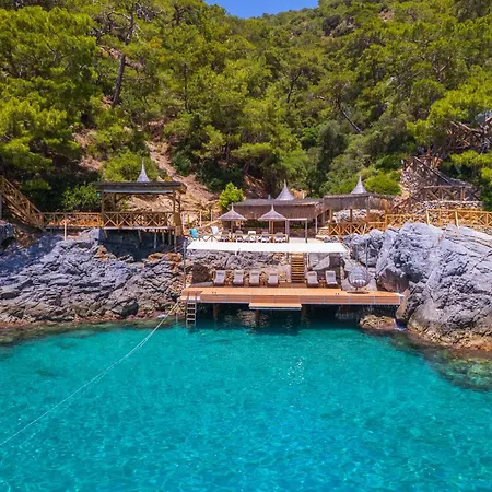 Private Island-style Ultra Luxury Estate פאטהיה