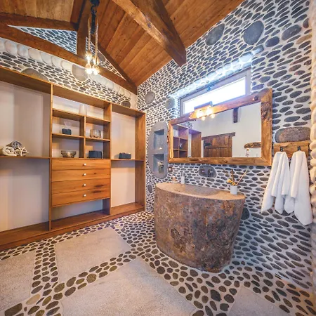 Villa Private Island-style Ultra Luxury Estate