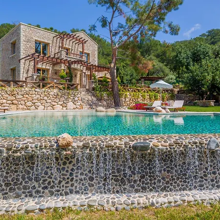 Private Island-style Ultra Luxury Estate פאטהיה