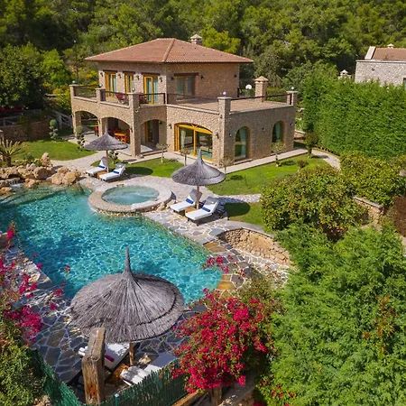 Private Island-style Ultra Luxury Estate פאטהיה