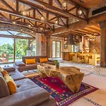 Villa Private Island-style Ultra Luxury Estate *