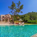 Private Island-style Ultra Luxury Estate *