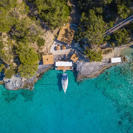 Private Island-style Ultra Luxury Estate *