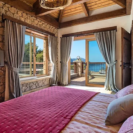 Private Island-style Ultra Luxury Estate 别墅 费特希耶