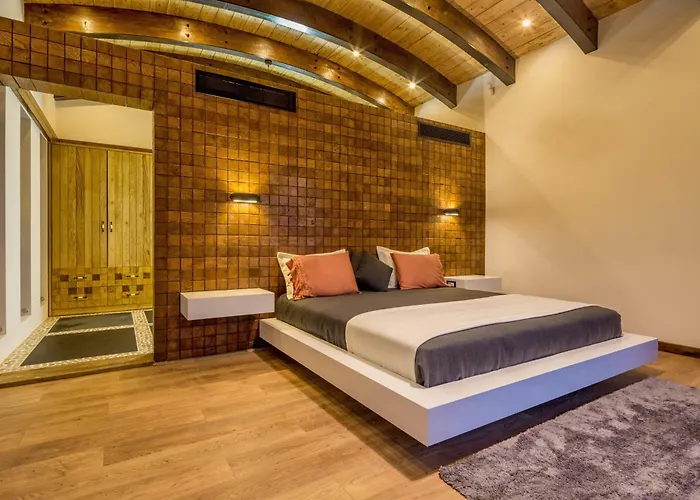 Private Island-style Ultra Luxury Estate Villa *