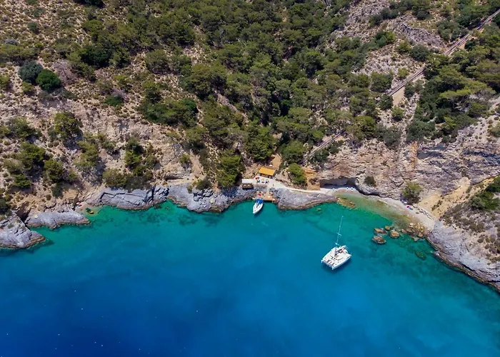 Private Island-style Ultra Luxury Estate Villa